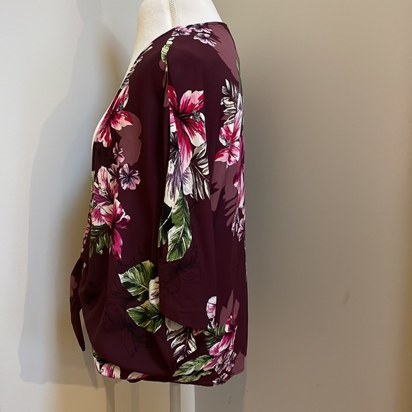 Hawaiian Floral Kimono Medium - Picture 4 of 11